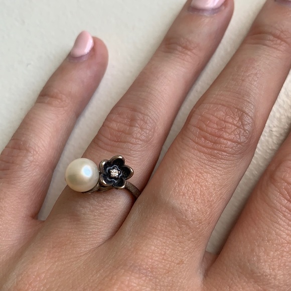 Pandora Accessories - Daisy and pearl silver Pandora ring